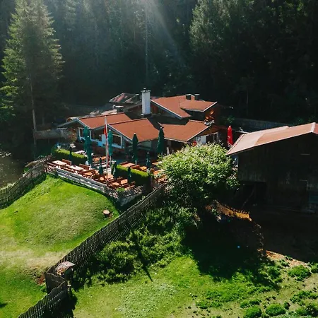 Happis Fassle Chalet